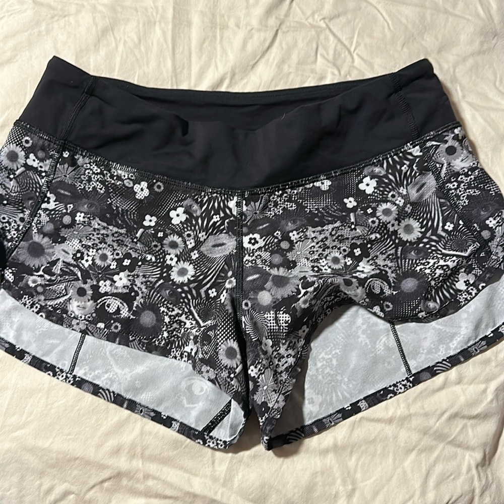 Lululemon shorts size 6
